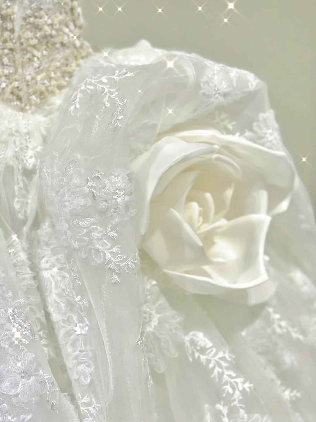 Vestido de novia blanco largo con escote cuadrado y encaje de ensueño DP422