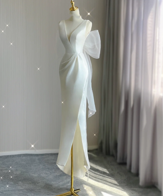 Vestido de novia blanco largo con escote en V y corte sirena sencillo para verano DP473
