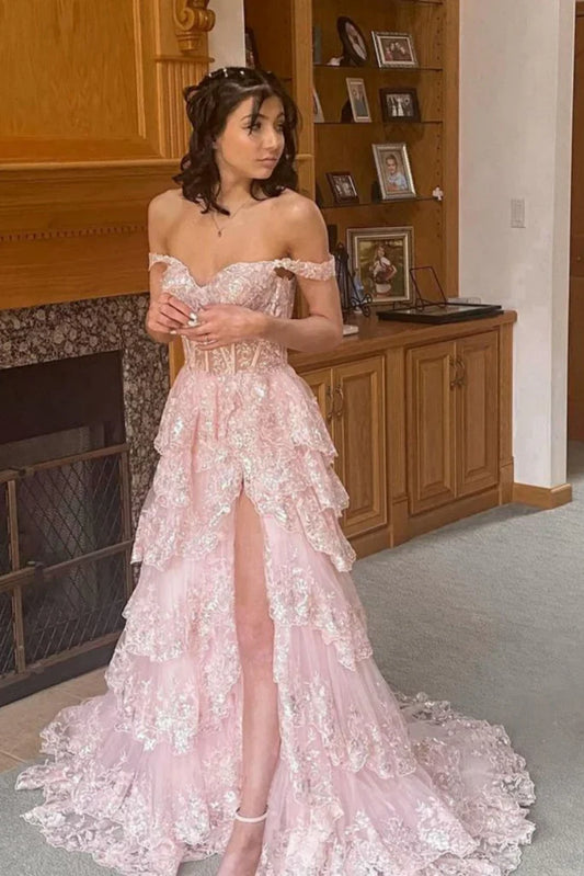 Hermoso vestido de fiesta largo de encaje rosa con abertura alta y cola, hombros descubiertos, vestido formal rosa con hombros descubiertos, vestido de graduación DP489