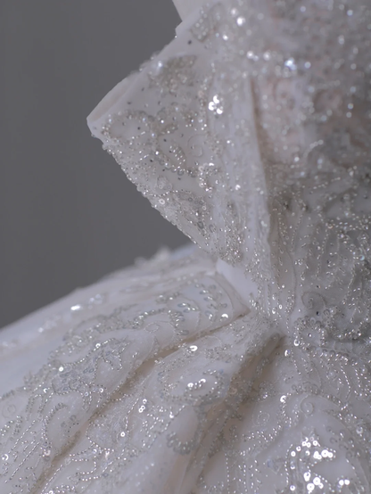 Vestido de novia atemporal con hombros descubiertos, mangas cortas, largo de satén blanco, cola larga, DP503