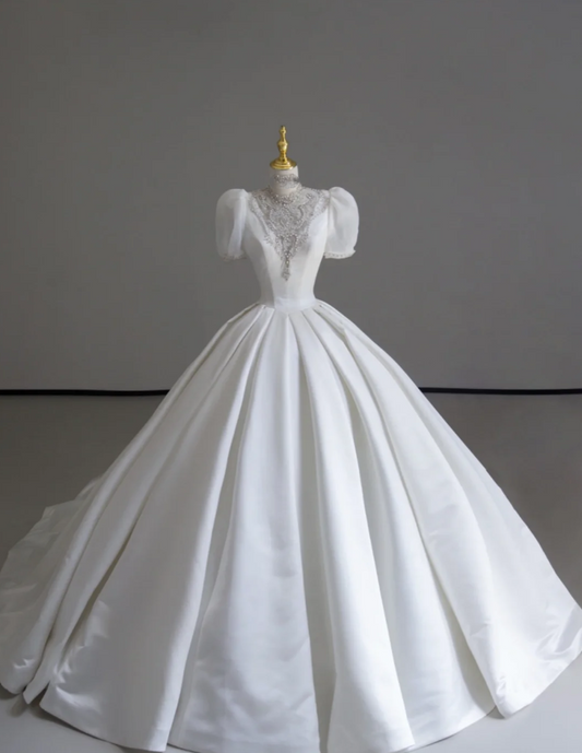 Vestido de novia atemporal con escote redondo, mangas cortas, satén blanco, cola larga, DP513
