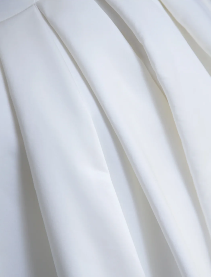 Vestido de novia atemporal con escote redondo, mangas cortas, satén blanco, cola larga, DP513
