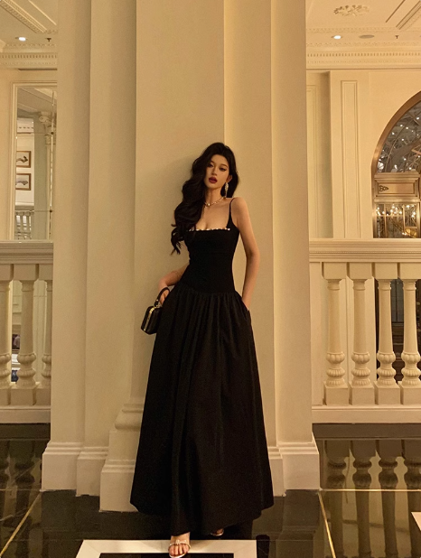 Vestido elegante de fiesta negro sin mangas con tirantes finos y corte A para 21 cumpleaños, atuendos de cumpleaños, ideas para vestidos de cumpleaños para mujeres DP543
