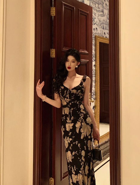 Vestido elegante de sirena con tirantes finos, negro, floral, sin mangas, para fiesta de 18 cumpleaños, atuendos de cumpleaños, ideas para vestidos de cumpleaños para mujeres DP570