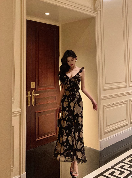 Vestido elegante de sirena con tirantes finos, negro, floral, sin mangas, para fiesta de 18 cumpleaños, atuendos de cumpleaños, ideas para vestidos de cumpleaños para mujeres DP570