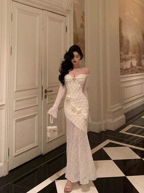 Vestido elegante de sirena con encaje blanco y hombros descubiertos para fiesta de 18 cumpleaños. Ideas de vestidos de cumpleaños para mujeres (DP573).