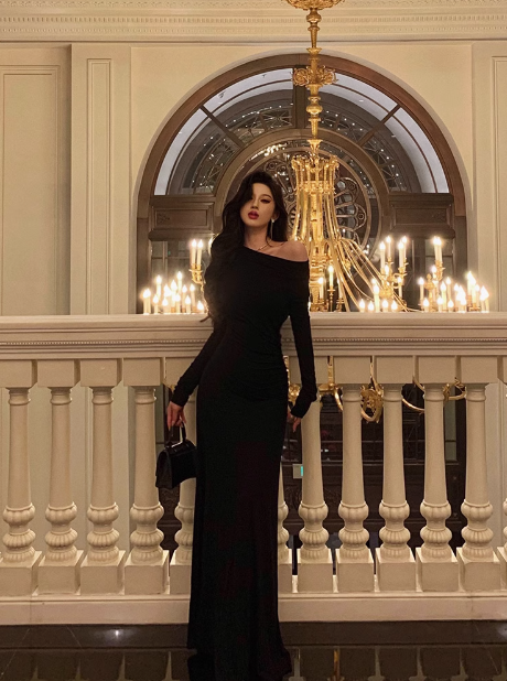 Elegante vestido negro de sirena con mangas largas para fiesta de 18 cumpleaños. Ideas de vestidos de cumpleaños para mujeres (DP574).
