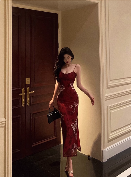 Vestido elegante de sirena con tirantes finos color burdeos para fiesta de 18 cumpleaños. Ideas de vestidos de cumpleaños para mujeres (DP575).