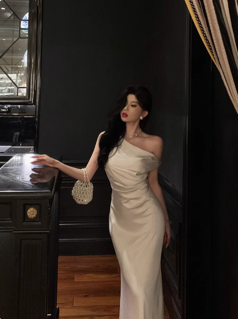 Vestido elegante de sirena blanco con hombros descubiertos para fiesta de 18 cumpleaños. Ideas de vestidos de cumpleaños para mujeres (DP577).