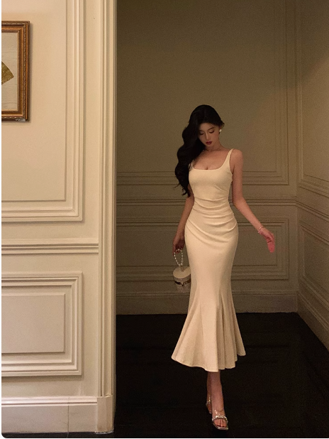 Elegante vestido color marfil con escote cuadrado de sirena para 18 cumpleaños. Ideas para vestidos de cumpleaños para mujeres (DP598).