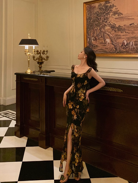 Elegante vestido de fiesta de sirena con estampado floral negro de gasa para 18 cumpleaños. Ideas de vestidos de cumpleaños para mujeres DP603.