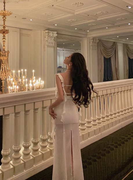 Vestido largo de sirena blanco con cuello cuadrado y elegante para fiesta de 18 cumpleaños, atuendos para 21 cumpleaños, ideas de vestidos de cumpleaños para mujeres DP605