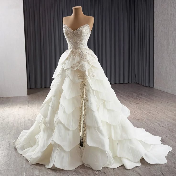 Vestido de novia de lujo, sin mangas, sin tirantes, con lentejuelas y cola, DP610