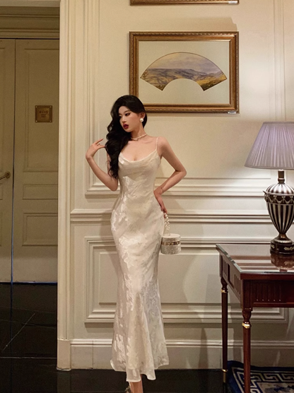 Vestido elegante color marfil con tirantes finos y corte sirena para cumpleaños número 18. Ideas para vestidos de cumpleaños número 21 para mujeres (DP611)