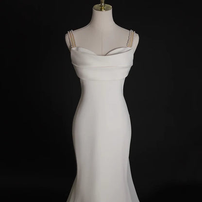 Vestido de novia sencillo de sirena blanca con tirantes y perlas, vestido de novia de verano DP616