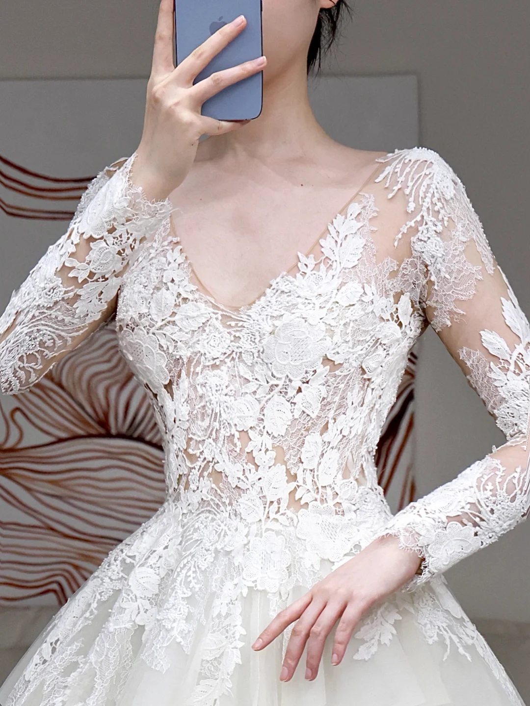 Unique Bridal Gown Ball Gown V Neckline Long Sleeves White Lace Wedding Dresses Bridal Gowns DP659