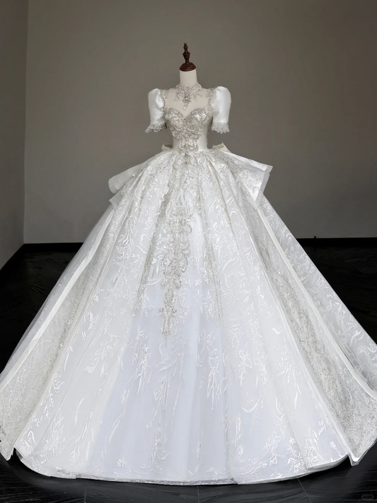Vestido de novia de lujo con mangas cortas y lentejuelas y cola DP647