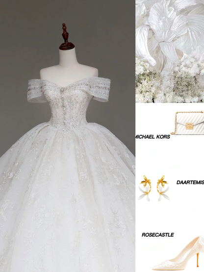 Vestido de novia de lujo con hombros descubiertos, mangas cortas y encaje, con cola DP654