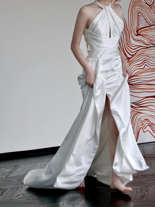 Vestido de novia único de satén blanco con escote halter y corte en A DP662