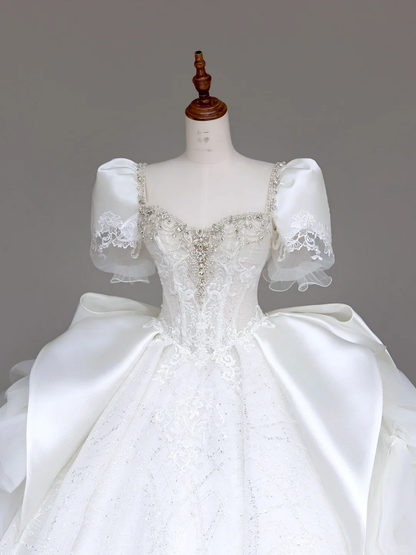 Vestido de novia elegante con escote corazón, manga corta, satén blanco, DP692