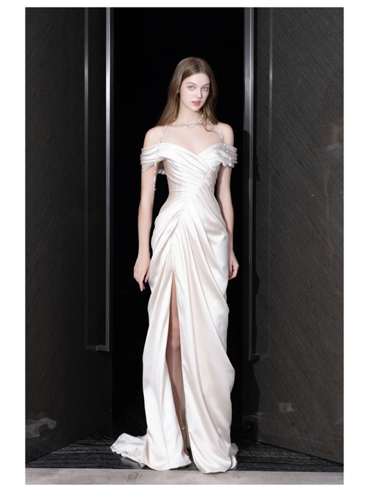 Vestido de novia único de sirena con hombros descubiertos, satén color marfil, DP698