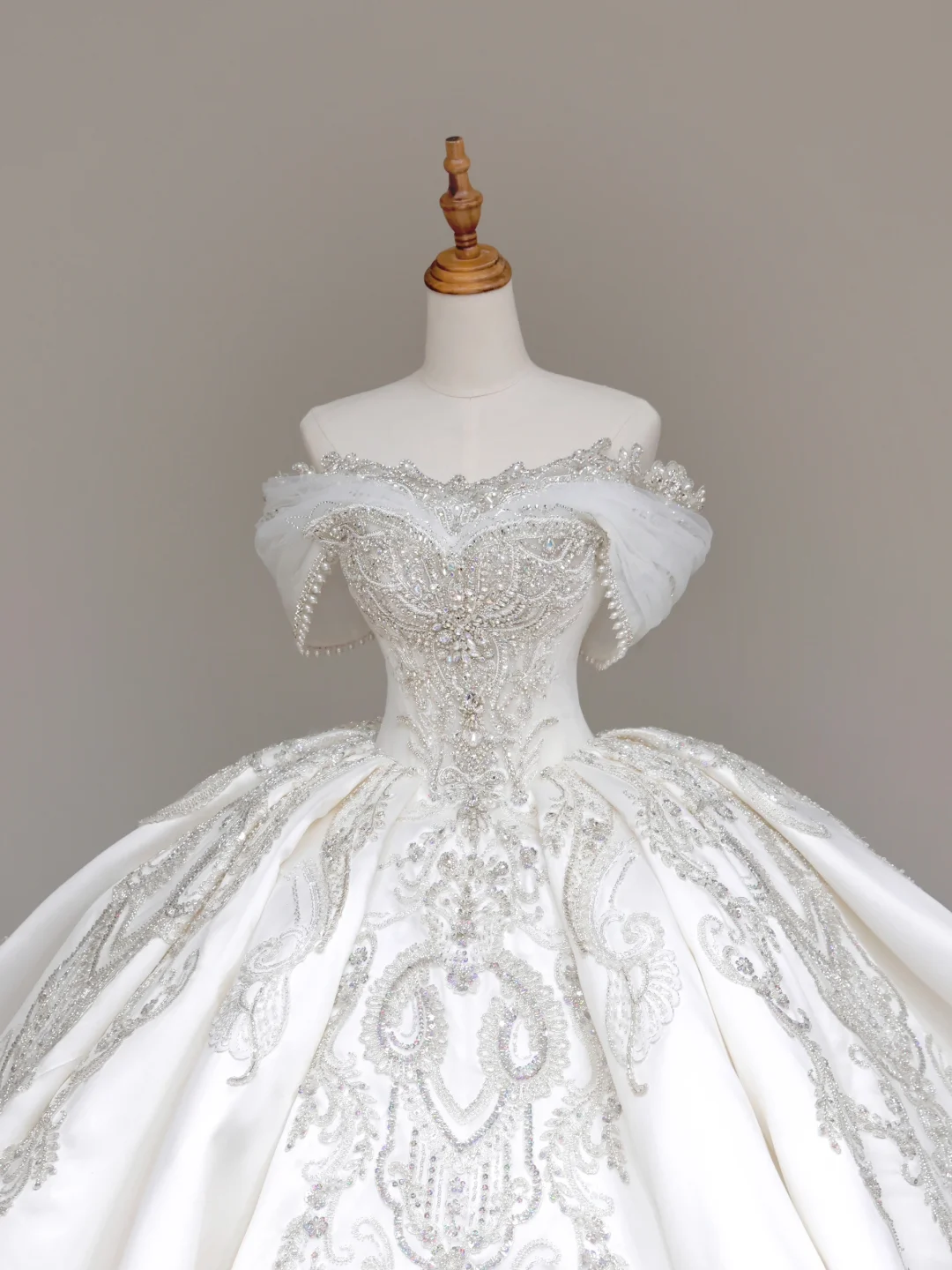 Vestido de novia elegante con hombros descubiertos, lentejuelas blancas, mangas cortas, DP699