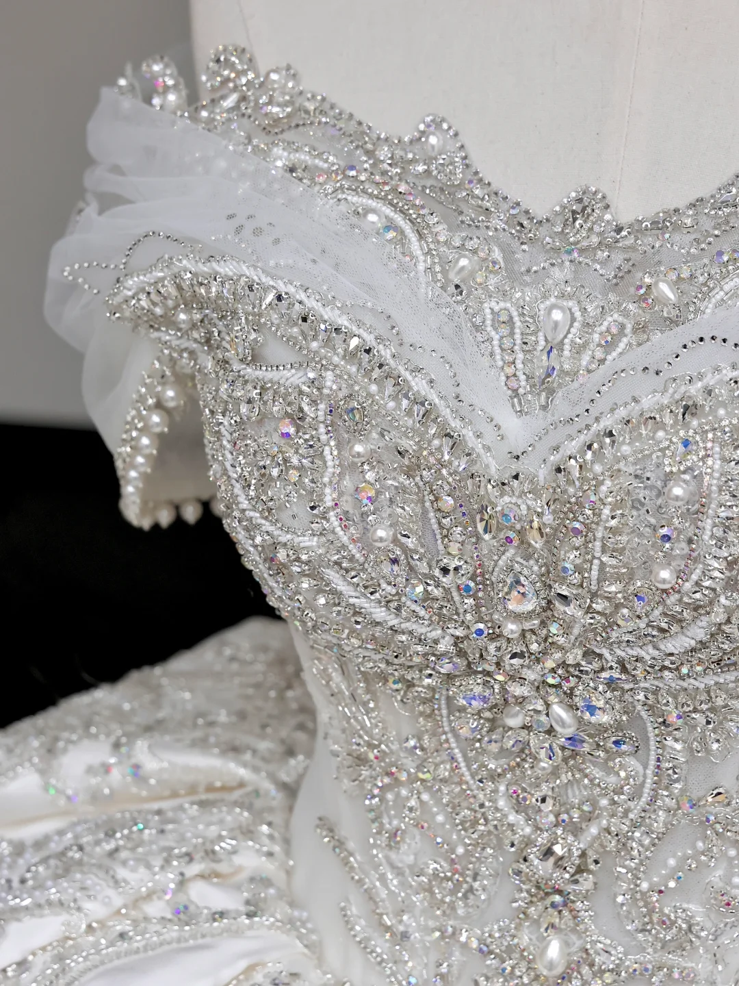 Vestido de novia elegante con hombros descubiertos, lentejuelas blancas, mangas cortas, DP699