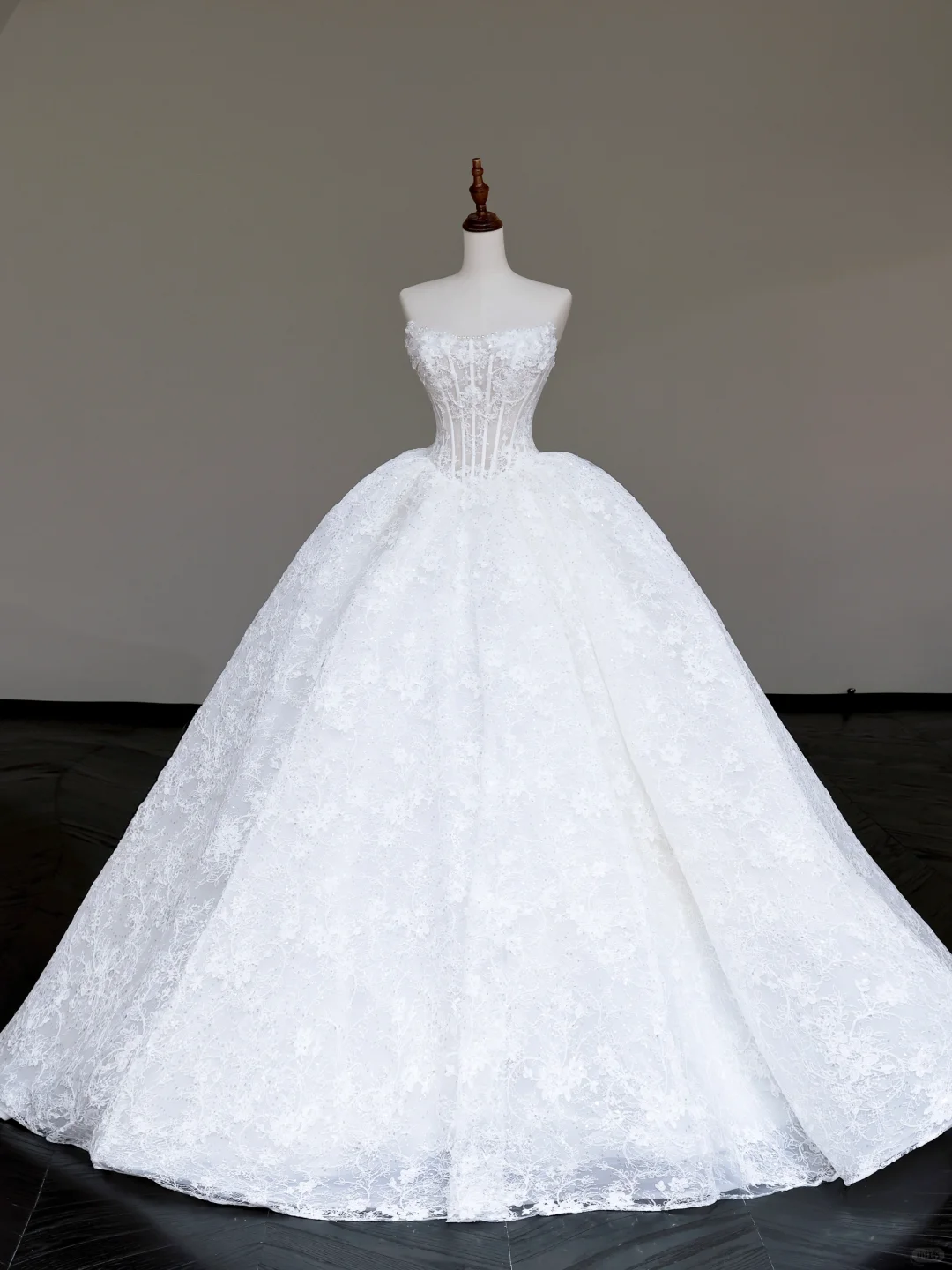 Vestido de novia único, vestido de baile, escote corazón, encaje, satén blanco, vestidos de novia DP684