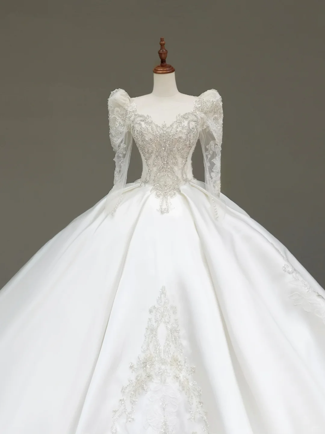 Vestido de novia princesa, corte corazón, mangas largas, lentejuelas blancas, DP813