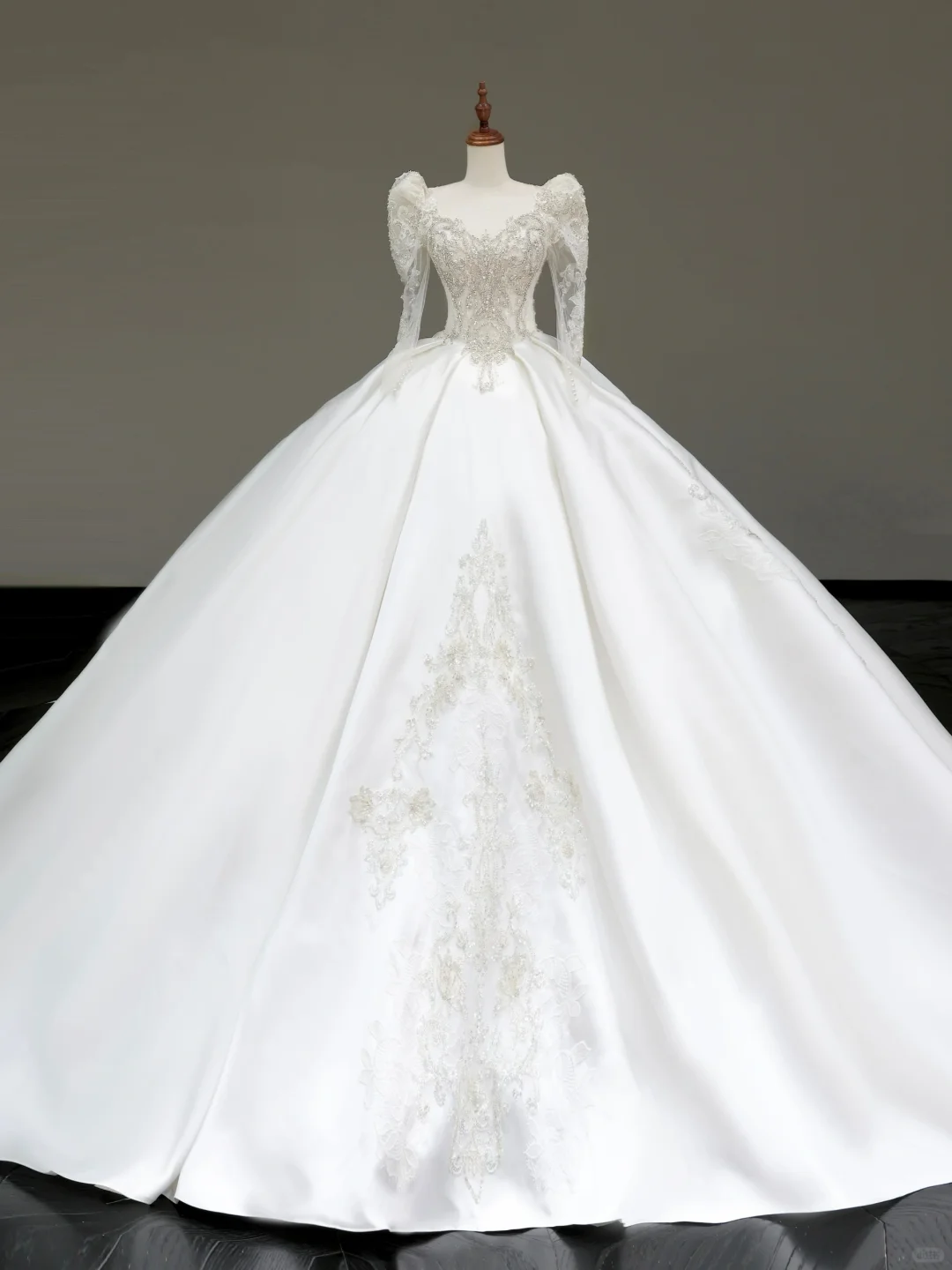 Vestido de novia princesa, corte corazón, mangas largas, lentejuelas blancas, DP813