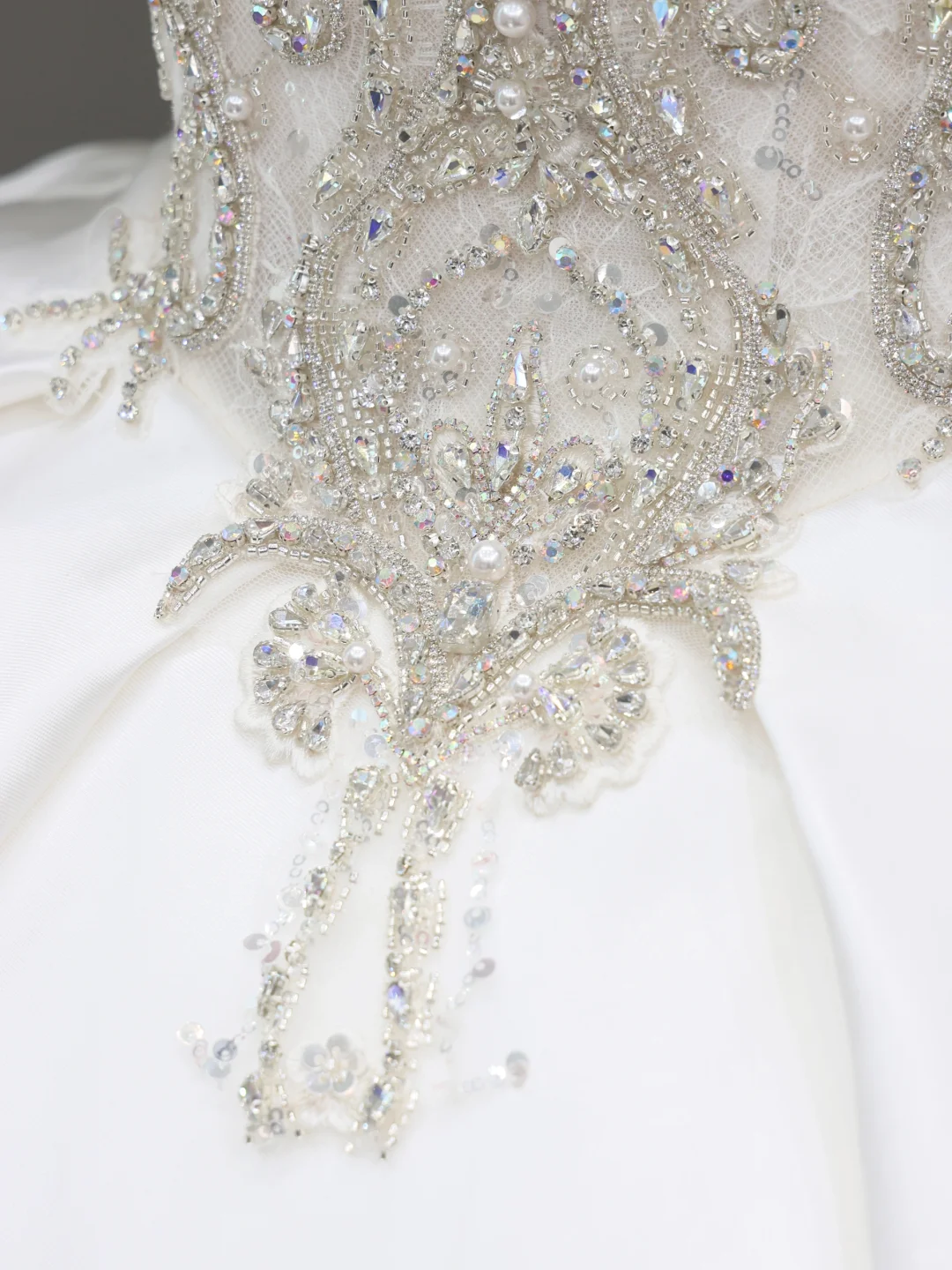 Vestido de novia princesa, corte corazón, mangas largas, lentejuelas blancas, DP813
