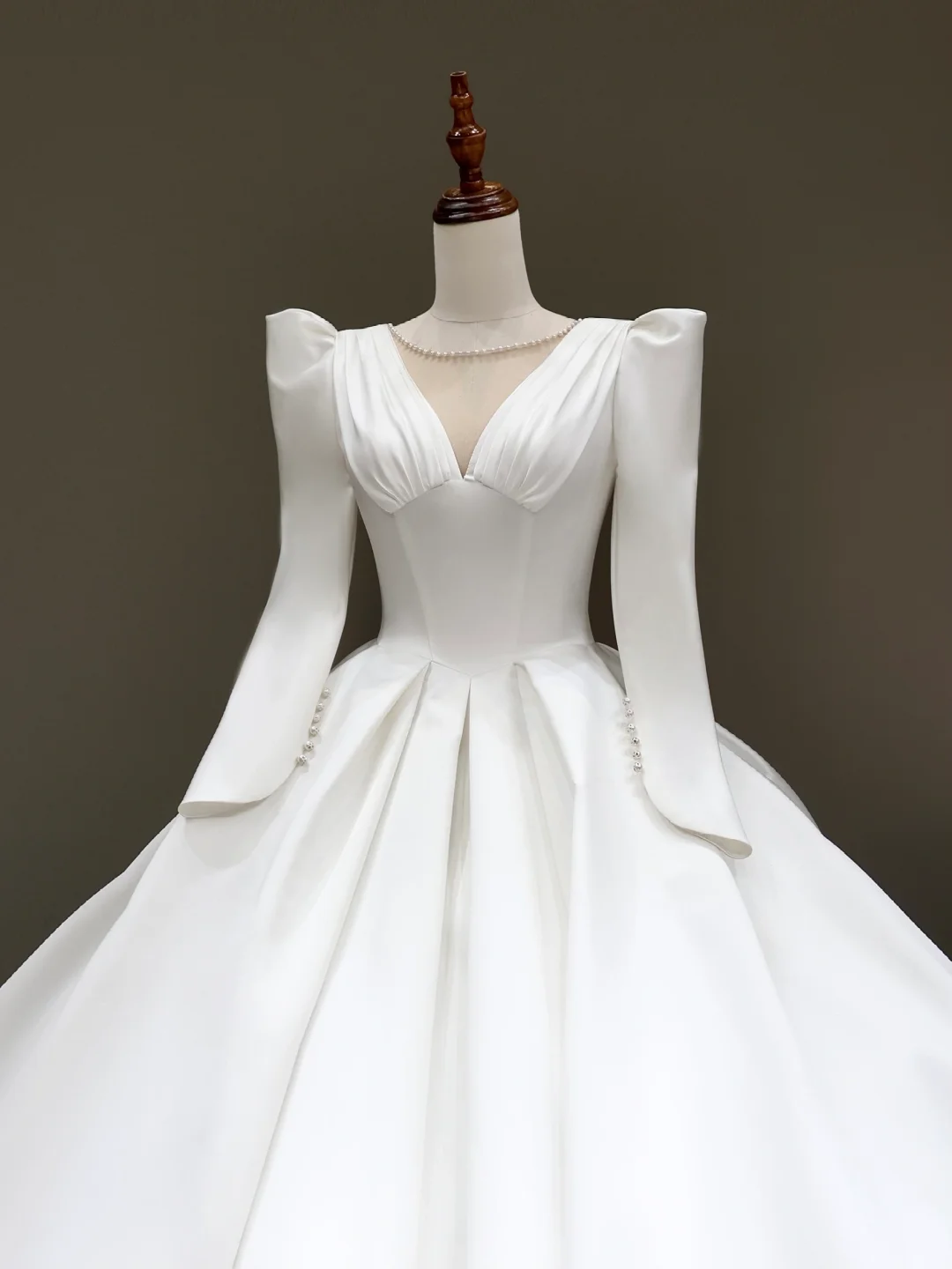 Princess Bridal Gown Ball Gown Scoop Satin White Pearls Wedding Dresses Bridal Gowns DP840