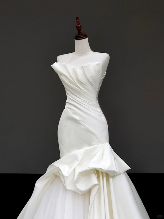 Vestido de novia sencillo de sirena sin tirantes, de satén blanco, estilo minimalista, DP820