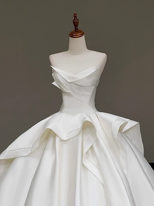 Vestido de novia clásico de satén blanco con escote corazón, DP833