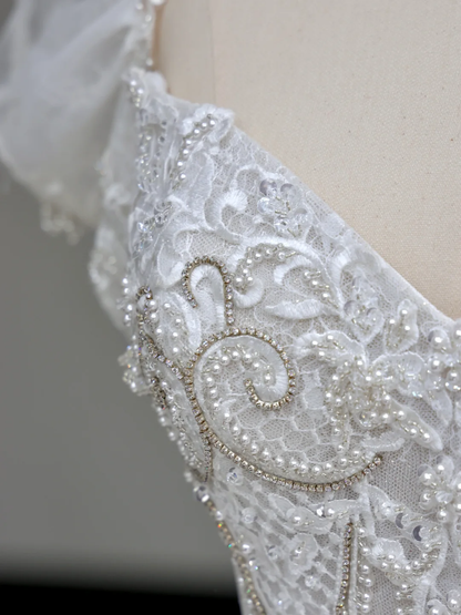 Vestido de novia estilo princesa, con escote corazón, encaje, cuentas blancas y mangas, DP848