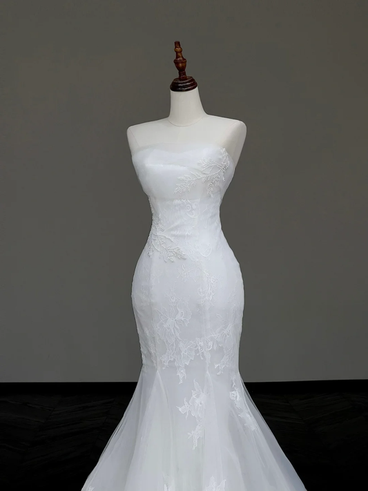 Vestido de novia sencillo de sirena sin tirantes, con encaje blanco, estilo minimalista, DP854
