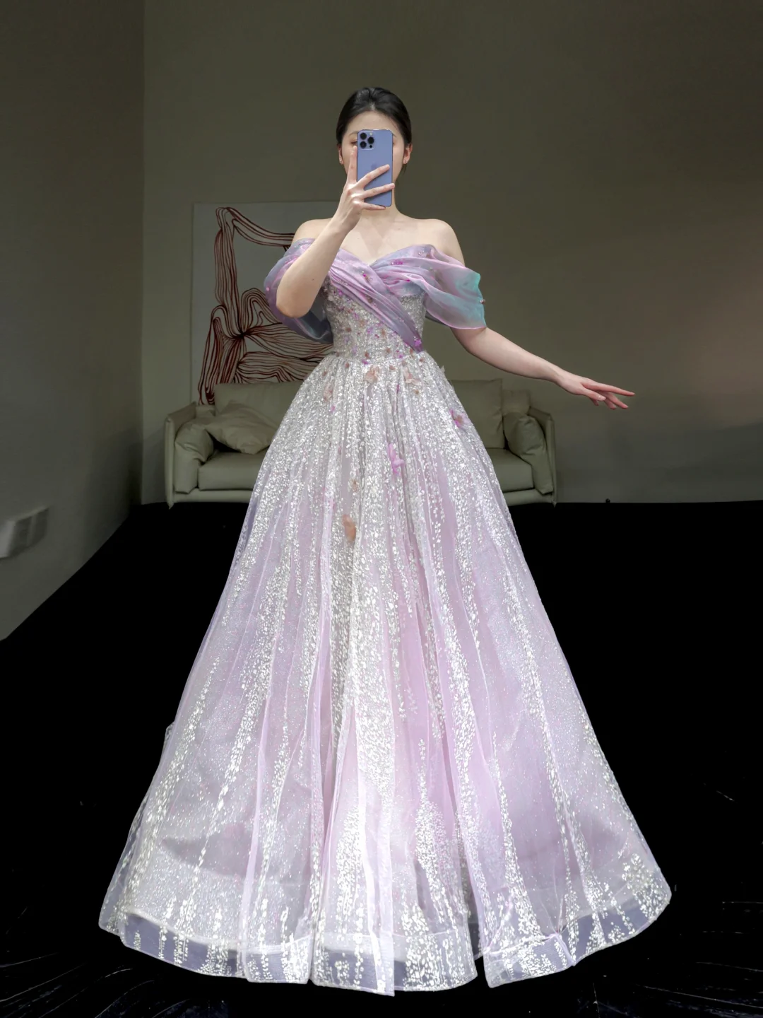 Hermoso vestido de fiesta largo con lentejuelas color lila, corte A y hombros descubiertos, DP857