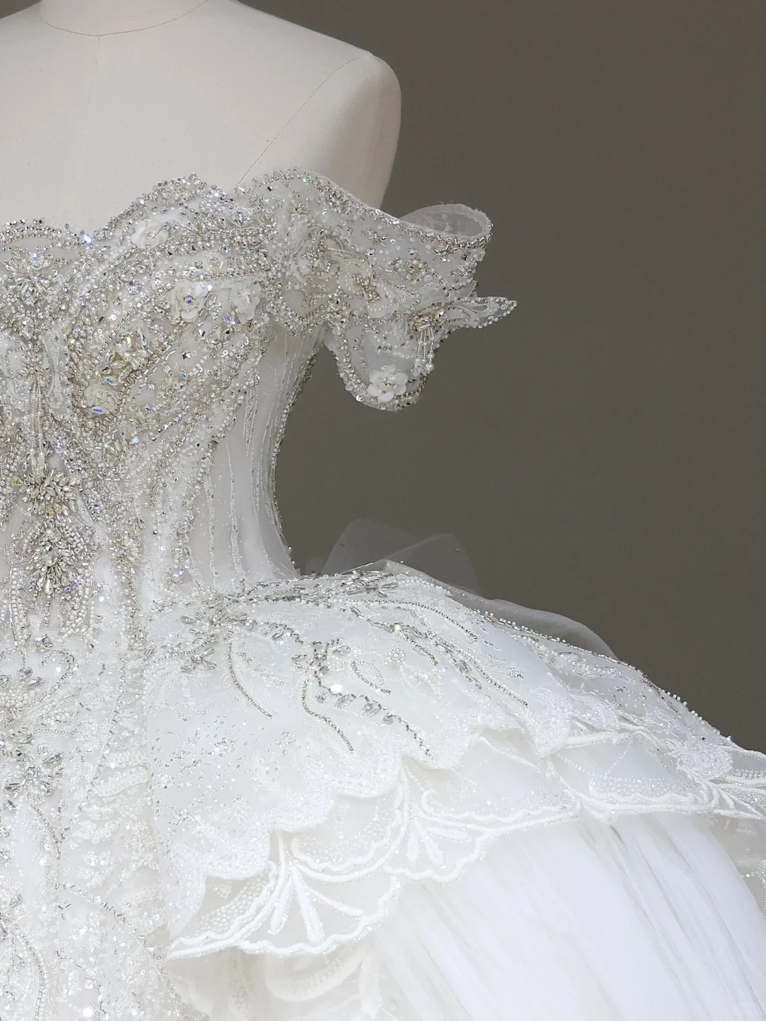 Vestido de novia princesa, vestido de baile con hombros descubiertos, lentejuelas blancas y cuentas, vestidos de novia de invierno DP875