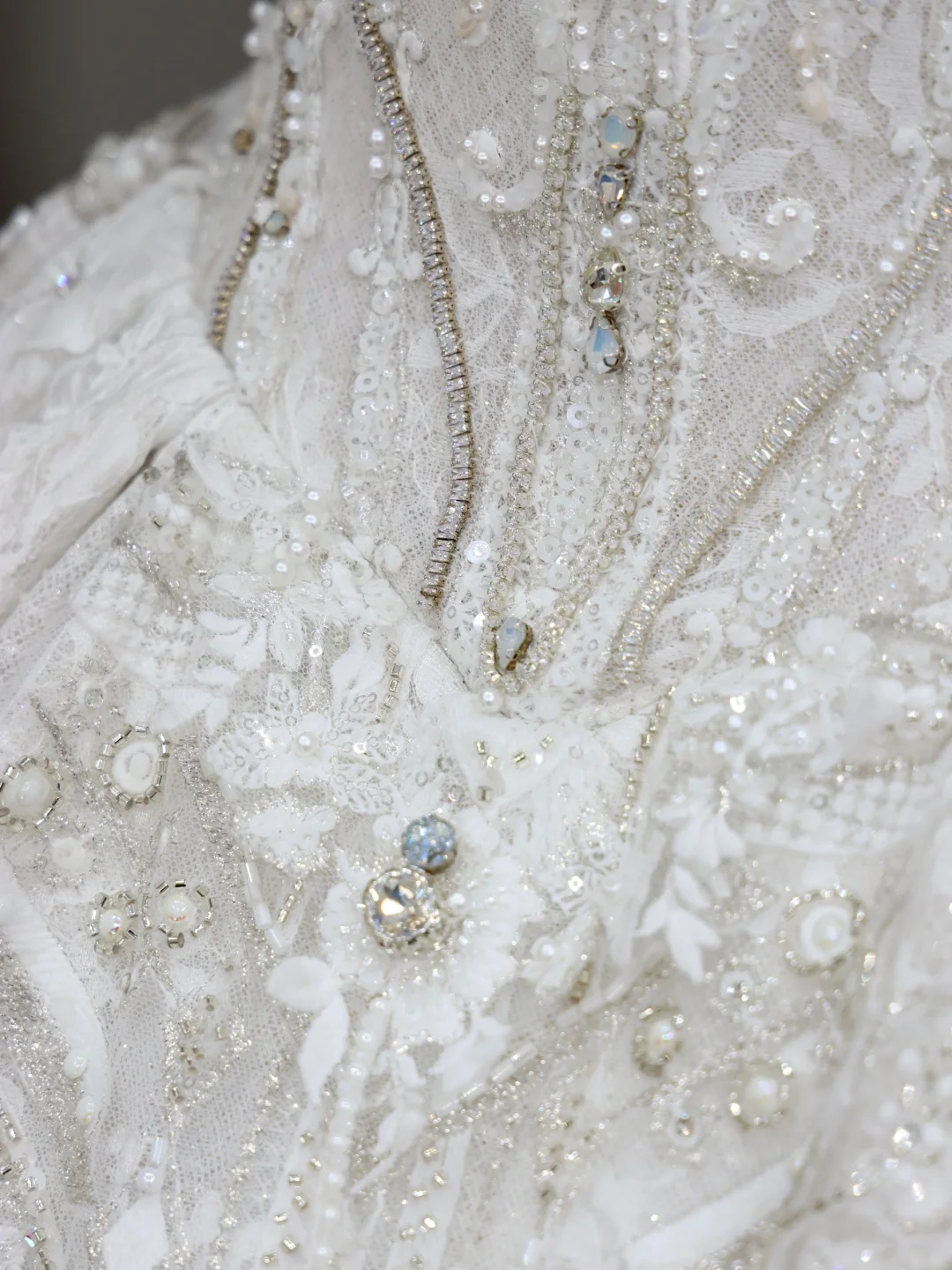 Vestido de novia princesa, sin tirantes, con lentejuelas blancas y cuentas, DP885