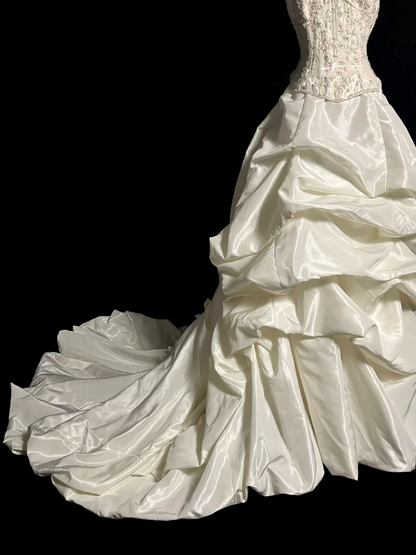 Hermoso vestido de novia con cuello halter, color marfil y satén, DP920