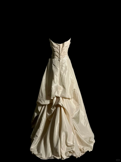 Hermoso vestido de novia vintage de satén marfil sin tirantes DP921