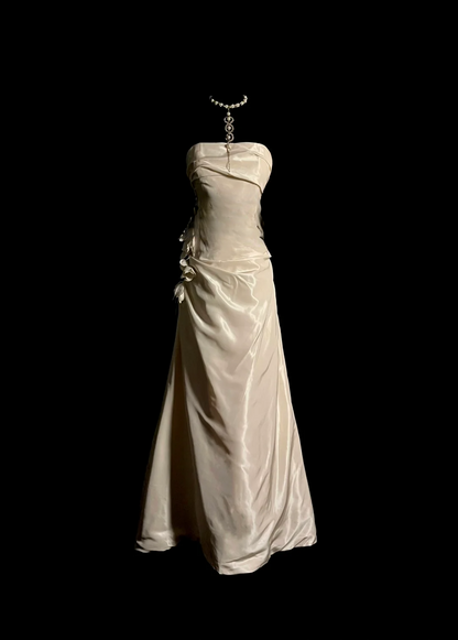 Hermoso vestido de novia vintage de satén marfil sin tirantes DP921