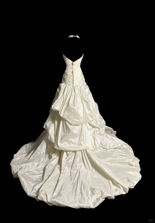 Hermoso vestido de novia largo con cuello halter, satén marfil y volantes, DP922