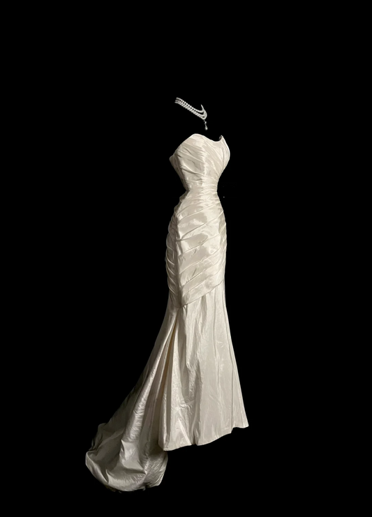 Vestido de novia vintage estilo sirena, escote corazón, color marfil, largo hasta el suelo, estilo minimalista, DP933
