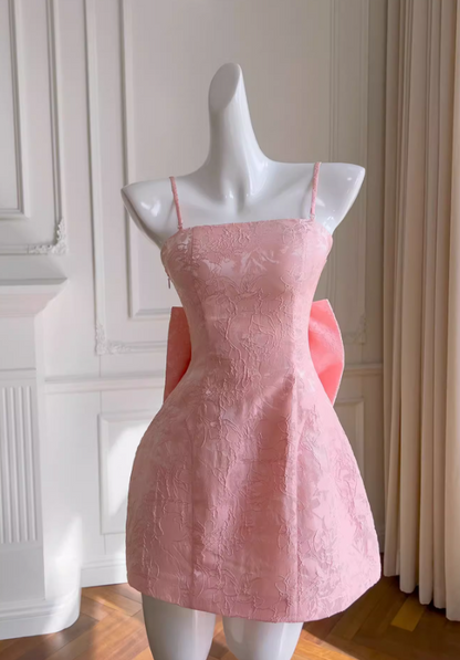 Vestido de fiesta corto rosa con tirantes finos y corte A ED01042