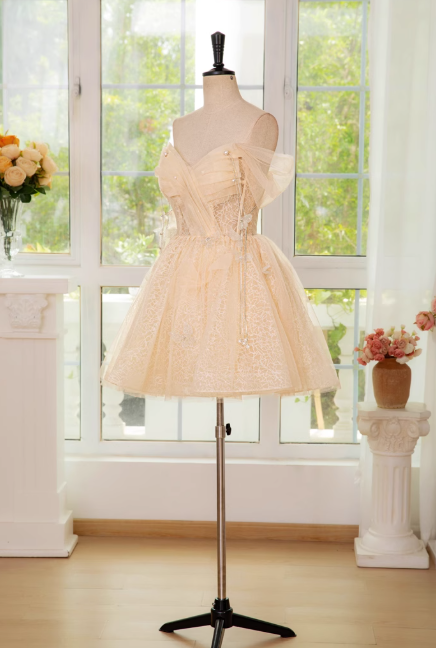 Vestido de fiesta corto de tul con encaje y hombros descubiertos en color champán, vestido de regreso a casa color champán ED01158
