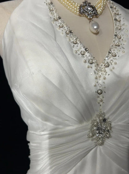 Vestidos de fiesta largos de satén con cuello halter y cuentas, corte sirena blanco, vestidos de novia blancos ED01182