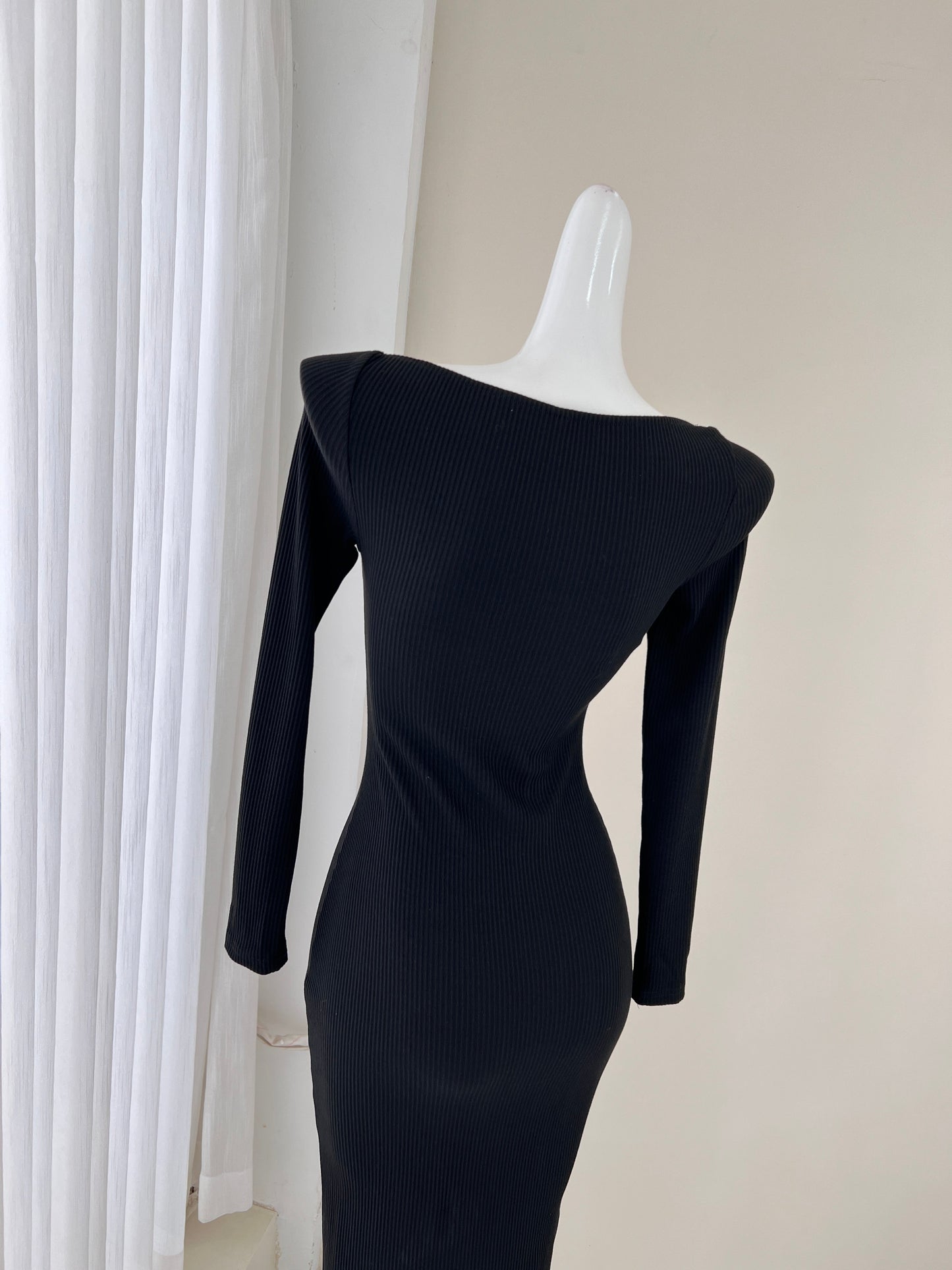 Elegante vestido negro de manga larga, vestido de cumpleaños ED01184