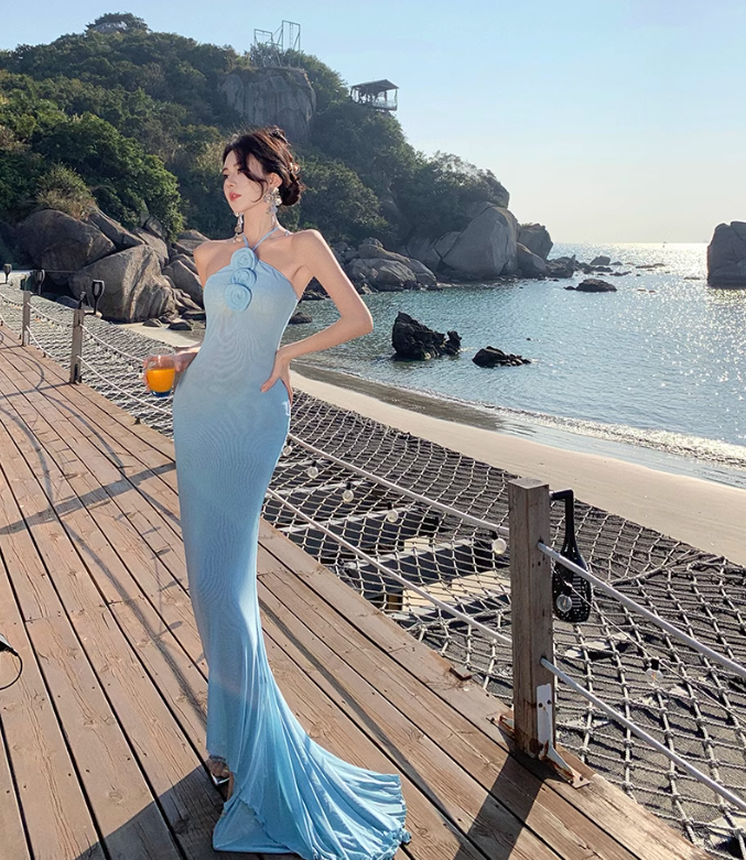 Vestido de noche largo con escote halter y corte sirena en azul claro ED01194