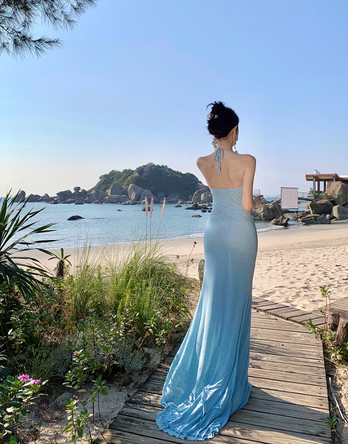 Vestido de noche largo con escote halter y corte sirena en azul claro ED01194